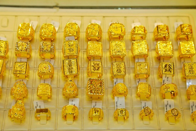 Gia vang hom nay 11/11: Phuc hoi tro lai?