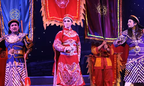 Tang ve xem cai luong Trung than cho ban doc bao Kien Thuc-Hinh-2