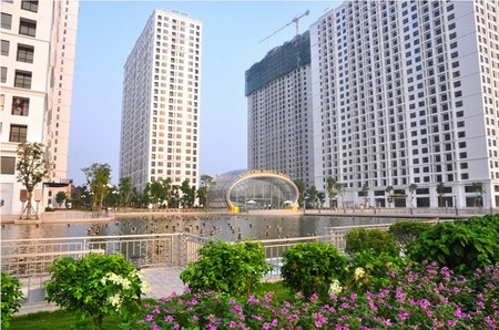 Khu đô thị Times City Hà Nội (gọi tắt là Times City) là một tổ hợp đô thị phức hợp tại Hà Nội được đầu tư bởi tập đoàn Vingroup, có diện tích mặt bằng tổng cộng 360.367 - 360.500m2, tổng diện tích sàn xây dựng 2.181.298 m2, được khởi công xây dựng từ năm 2011 và hoàn thành vào quý IV/2013.