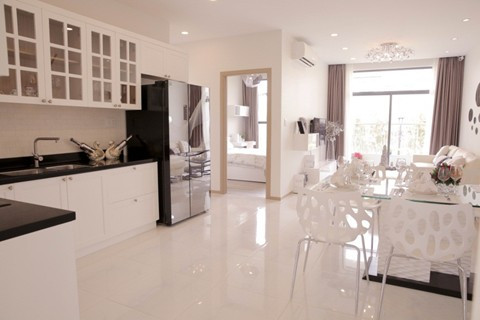 Cư dân có thể ngắm cảnh tàu thuyền tấp nập trên sông Sài Gòn và Kênh Tẻ ngay tại căn hộ của mình.