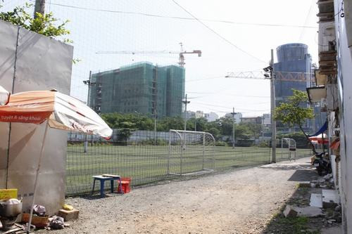 Hiện khu đất của dự án vẫn chỉ được sử dụng làm sân bóng mini.