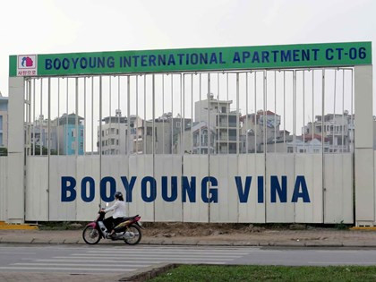 Dự án Khu chung cư quốc tế Booyoung Vina được khởi công lần đầu tiên vào tháng 2/2007. Trong khoảng thời gian từ năm 2007 đến 2013, Công ty TNHH Booyoung Việt Nam đã nhiều lần có văn bản đề nghị thay đổi chủ đầu tư cũng như xin điều chỉnh quy hoạch dự án.