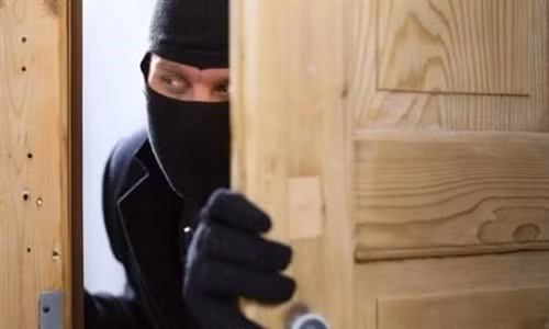 Diem nong 24h: Nguon goc so tien 385 trieu bi trom cua Pho Cuc truong-Hinh-5