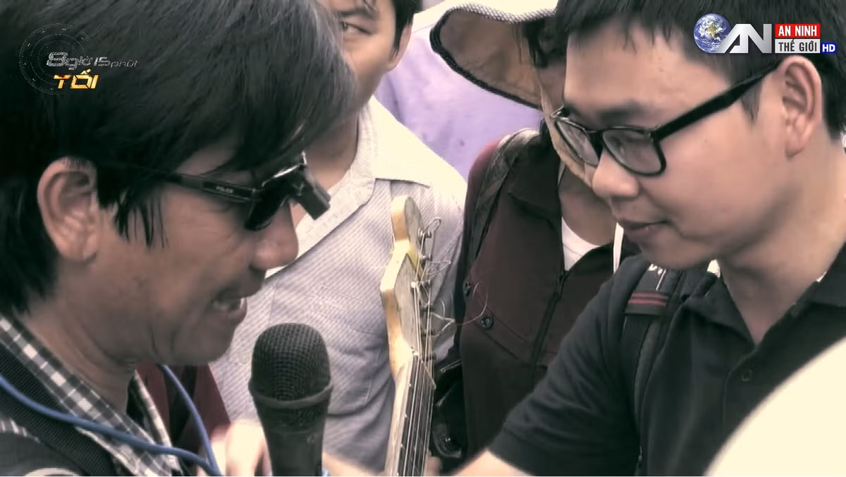 Với kính mắt thần, tiến sĩ Nguyễn Bá Hải đã mang lại niềm vui cho người khiếm thị.