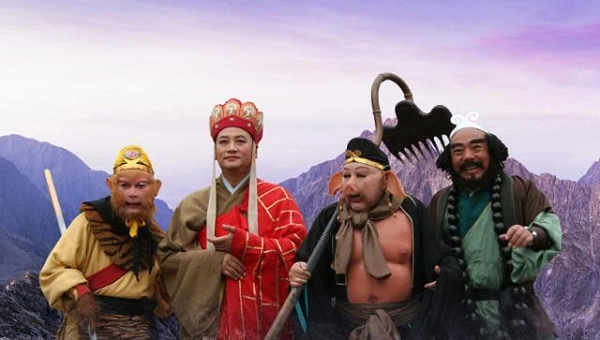 Ở hồi thứ 56, sau khi Đường Tăng được cứu ra khỏi động Bàn Ty, lại cùng các đồ đệ của mình một lần nữa tiếp tục hành trình về Tây Thiên. 2 thầy trò là Đường Tăng và Tôn Ngộ Không tá túc trong một nhà dân có ông lão và cậu bé ở một căn nhà nhỏ trên sườn núi bất ngờ đụng độ 6 tên cường đạo chuyên cướp bóc dân lành.