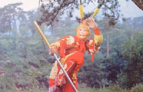 Trong suốt hành trình sang Tây Thiên, trước khi Ngộ Không đi xin cơm chay thường vẽ một vòng tròn lớn trên mặt đất, đây chính là giới hạn mà Tâm đặt cho con người, nhưng thân thể của con người (Đường Tăng) lại thường hay bị dục vọng (Trư Bát Giới) dẫn dụ mà xa rời giới hạn ấy khiến nhiều lần lâm vào bi cảnh.