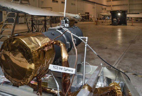 Thiết bị Quang phổ Mặt trăng trong không trung của NASA - air-LUSI, đã thực hiện chuyến bay trên máy bay ER-2 từ ngày 12-16/3 để đo chính xác lượng ánh sáng phản xạ từ Mặt trăng.