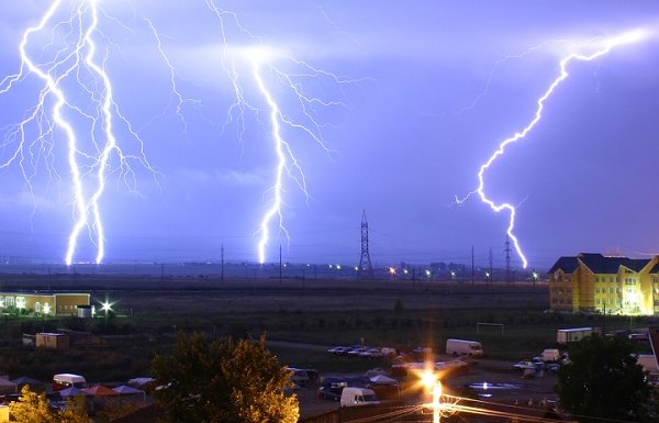 Khoảnh khắc kỳ lạ này đã được Gervase, một tu sĩ của Giáo hội Anh ở Canterbury ghi lại trong một biên niên sử tu viện được biên soạn từ khoảng năm 1180 đến 1199.