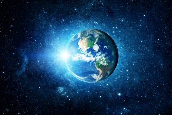 Theo tính toán, có khoảng 2 kg helium-3 thoát khỏi lõi Trái đất, rò rỉ lên bề mặt mỗi năm, chủ yếu dọc theo hệ thống sườn núi giữa các đại dương, nơi các mảng kiến tạo gặp gỡ.