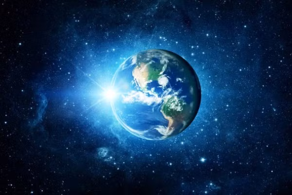 Theo tính toán, có khoảng 2 kg helium-3 thoát khỏi lõi Trái đất, rò rỉ lên bề mặt mỗi năm, chủ yếu dọc theo hệ thống sườn núi giữa các đại dương, nơi các mảng kiến tạo gặp gỡ.