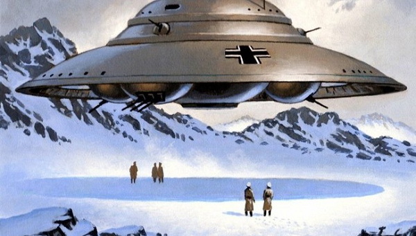 Trong Thế chiến thứ II, Đức Quốc xã xây dựng các hầm trú ẩn và căn cứ bí mật ở khắp nơi trên thế giới và có người tin rằng Đức Quốc xã đã từng xây dựng một căn cứ khổng lồ tại Nam Cực.