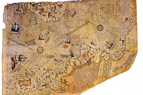 Bản đồ Piri Reis là một trong những bản đồ gây tranh cãi nhất từng được phát hiện trên Trái Đất. Theo một số cách diễn giải thì nó mô tả Nam Cực – lục địa lớn thứ năm trên Trái Đất – không có băng. Bản đồ cổ đó của đô đốc Piri Reis, người Thổ Nhĩ Kỳ, vẽ bằng cách kết hợp nhiều bản đồ cũ hơn và khoảng 20 biểu đồ cổ đã bị mất.