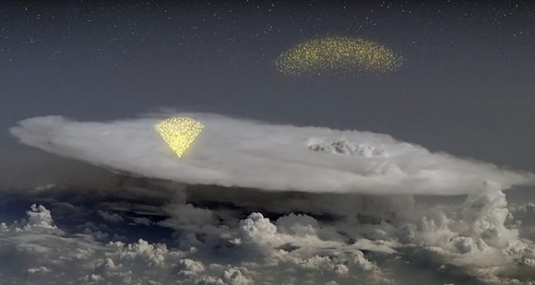 Sét đen bao gồm các tia gamma năng lượng cao và sáng tới mức chỉ có thể quan sát nó từ độ cao hàng trăm km bên ngoài khoảng không vũ trụ. Chúng thường xuất hiện trong các cơn bão, ở độ cao các máy bay thương mại hoạt động.