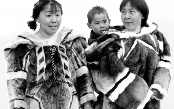 Joe cảm thấy cực kỳ đáng sợ, anh vội vàng chạy ra ngoài, anh chạy một mạch đến cơ quan cảnh sát gần nhất. Sau đó, chính phủ Canada và giới chức địa phương đã phái rất nhiều người đi đến ngôi làng tiến hành công tác tìm kiếm và cứu người, kết quả thật sự không tìm thấy được một người nào cả, và cũng không có bất cứ thi thể nào sót lại.