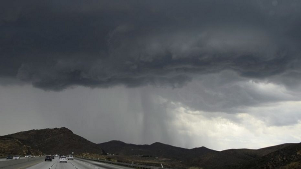 Nếu khí hậu Trái Đất ấm hơn nữa gây nên các sông khí quyển dày đặc hơn và dữ dội hơn, thềm băng lớn nhất còn lại là Larsen C cũng có nguy cơ sụp đổ hoàn toàn.