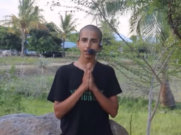 Abhigya cũng nhắc lại nhắc lại một hiện tượng chiêm tinh đã xuất hiện vào ngày 10/12/2021 gọi là "kal sarpa yoga". Hiện tượng này là mặt trời, mặt trăng, sao Hỏa, sao Kim, sao Mộc, sao Thổ và sao Thủy sẽ nối thành một đường với nhau - tạo thành hiện tượng "7 chòm sao nối một đường".