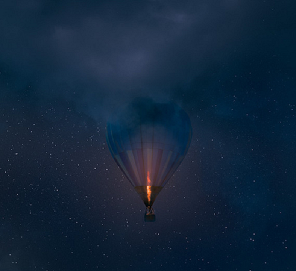 Tất cả mọi thứ xung quanh từ bầu trời cho đến mặt biển đều biến thành một màu đỏ. Việc tiếp theo mà họ cảm nhận được là bị một chiếc máy bay chiến đấu tấn công. Họ không hề biết chỉ trong khoảnh khắc màu đỏ ấy mà thời gian đã trôi qua 36 năm.