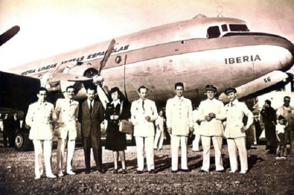 Cụ thể, Ngày 21/5/1992, Juan de la Corte đang ngồi làm việc trong tháp kiểm soát không lưu ở sân bay Caracas, Venezuela phát hiện chiếc máy bay DC-4 của hãng Pan America hạ cánh xuống sân bay và liên lạc với Juan để được hỗ trợ. Khi giao tiếp với phi công của chuyến bay này, Juan nhanh chóng nhận ra sự kỳ lạ.