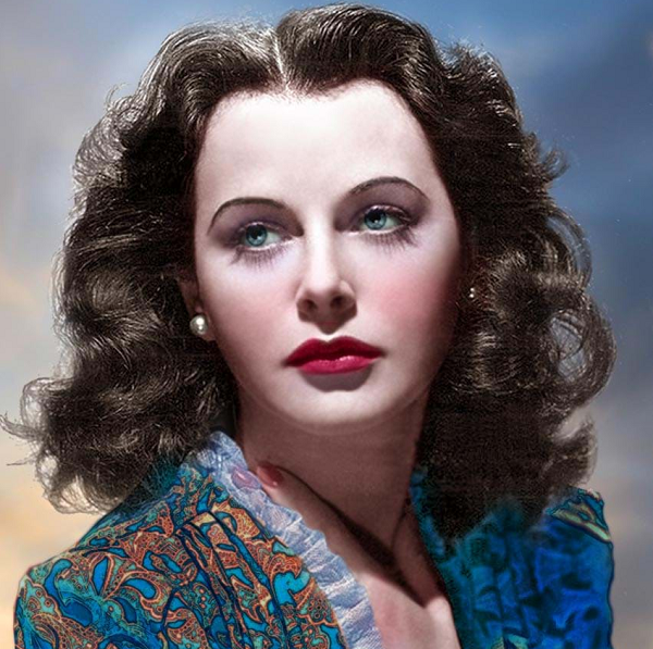 Năm 1932, Lamarr tham gia bộ phim Ecstasy và lập tức tạo cơn sốt bởi nhiều cảnh nóng. Ecstasy bị cấm chiếu tại Mỹ nhưng đủ để giúp Lamarr lọt vào mắt xanh các nhà sản xuất phim ở Hollywood.