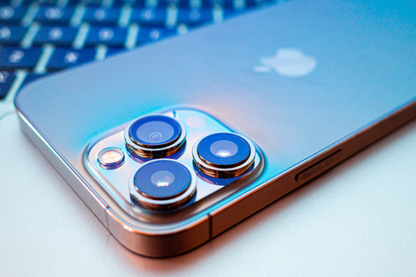 Các thông số kỹ thuật ống kính khác vẫn như cũ, bao gồm tele và siêu rộng. Camera 48 MP không phải là tin tức mới, việc iPhone 14 Pro có cảm biến lớn hơn sẽ giúp thu nhiều ánh sáng hơn đẻ cải thiện chất lượng chụp thiếu sáng.