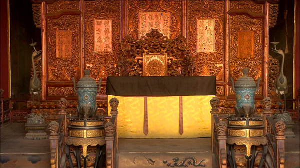 Bởi việc đúc một chiếc ghế bằng vàng ròng không phải là điều không thể. Dù vàng quý giá để ngồi lâu thì không hề thoải mái khi mà hoàng đế phải ngồi trên ghế rồng mỗi ngày để xử lý triều chính, nên ngồi lâu sẽ không tốt cho long thể.