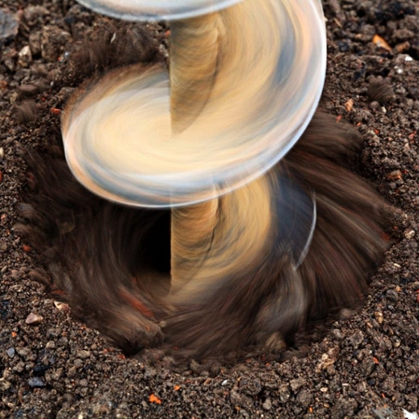 Như vậy, việc lấy mẫu nhiệt bên trong lòng đất cũng như tham vọng khám phá bí mật về một "thế giới khác" của các nhà khoa học Liên Xô đành phải bỏ giữa chừng. Bí ẩn này chưa được hiểu thấu, các nhà địa chất Liên Xô lại chạm phải hàng loạt những điều kỳ bí khác trong lòng đất.