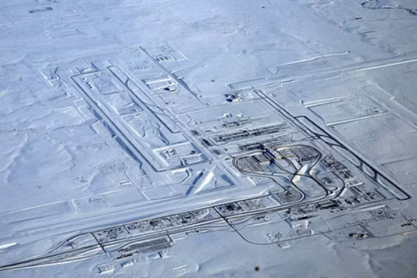 Mezhgorye là một địa điểm rất đặc biệt. Đến tận bây giờ, chẳng ai biết được mục đích của nơi này là để làm gì. Vùng đất này thuộc lãnh thổ nước Cộng Hòa Bashkortostan. Nhiều người đồn đoán rằng có một thủ đô ngầm đang được xây dựng ở đó.