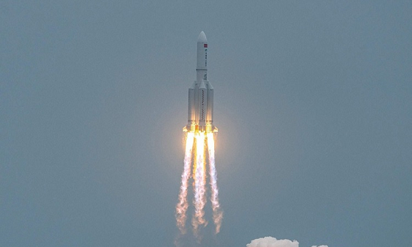 Tuy nhiên giới khoa học lập tức lên tiếng dập tắt nghi vấn này. Họ cho rằng đây có khả năng chỉ là một hiện tượng quang học, xuất hiện như một hệ quả sau khi tên lửa được phóng lên quỹ đạo.