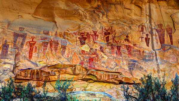 Những sinh vật kỳ quái này không có tay chân mà “thuôn đuồn đuột” từ đầu đến chân theo trục thẳng đứng. Một số còn có những con rắn lổm ngổm vây quanh rất rùng rợn.