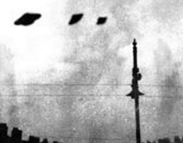 Tuy nhiên vị Tổng thống Mỹ lúc bấy giờ chưa nhận được câu trả lời nào cho một loạt các câu hỏi mà ông đã yêu cầu điều tra và điều này khiến cho tất cả những gì về vật thể bay kỳ lạ khi đó vẫn chìm trong bóng tối cho đến tận ngày nay.