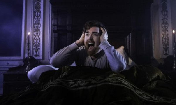 Công thức Hückel (sử dụng 4n + 2) là một phép tính các obitan phân tử trên các hệ electron. "Đương nhiên, tôi chưa bao giờ nghe nói về điều này và chưa bao giờ sử dụng phương trình này nên tôi rất không chắc làm thế nào mà nó lại trở thành một tin nhắn văn bản chưa gửi trên điện thoại của tôi", anh cho biết.