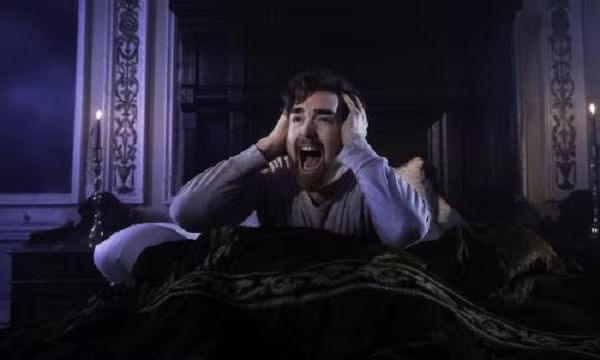 Công thức Hückel (sử dụng 4n + 2) là một phép tính các obitan phân tử trên các hệ electron. "Đương nhiên, tôi chưa bao giờ nghe nói về điều này và chưa bao giờ sử dụng phương trình này nên tôi rất không chắc làm thế nào mà nó lại trở thành một tin nhắn văn bản chưa gửi trên điện thoại của tôi", anh cho biết.