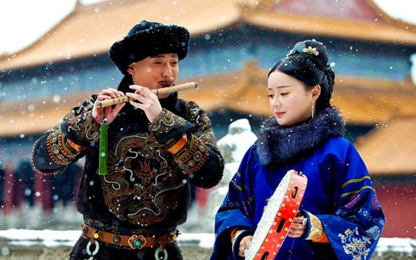 Chức quan đó chính là Nhiếp Chính Vương. Đây là người toàn quyền phụ trách triều chính, Hoàng đế còn phải nghe lời của ông. Nhiếp Chính Vương đầu tiên là Đa Nhĩ Cổn, là chú ruột của vua Thuận Trị.