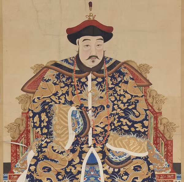 Tuy nhiên, Hoàng Thái Cực đột ngột qua đời, không kịp bàn giao hậu sự cũng chưa chỉ định ai là người kế vị. Không ít con mắt đang nhăm nhe vào ngai vàng. Đa Nhĩ Cổn lại đưa ra một quyết định khiến người ta phải bất ngờ, phò tá cháu trai Phúc Lâm (sau này là vua Thuận Trị) lên ngôi Hoàng đế.