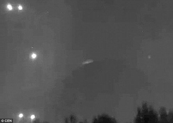 Đây không phải là lần đầu tiên có hình ảnh UFO xuất hiện tại núi lửa Popocatepetl. Trước đây, hệ thống Webcams Mexico đã ghi nhận hình ảnh vật thể kỳ lạ xuất hiện quanh núi lửa Popocatepetl đang phun trào.
