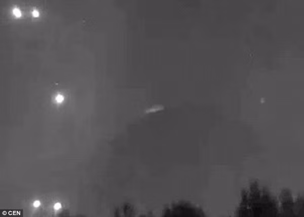 Đây không phải là lần đầu tiên có hình ảnh UFO xuất hiện tại núi lửa Popocatepetl. Trước đây, hệ thống Webcams Mexico đã ghi nhận hình ảnh vật thể kỳ lạ xuất hiện quanh núi lửa Popocatepetl đang phun trào.