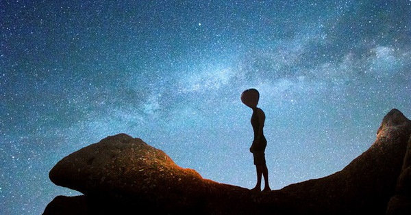 Hai dự án - Dự án Sigma và Dự án Plato - đã được triển khai để thiết lập liên lạc với các sinh vật ngoài Trái đất, thông qua mã nhị phân. Cooper phân loại hai chủng người ngoài hành tinh là chủng Bắc Âu, vốn khá thân thiện với con người, và chủng Greys, những sinh vật này thì có mưu đồ khác. Theo ông, chủng Bắc Âu đang giúp đàm phán việc ký kết một hiệp định không xâm lược giữa nhân loại và chủng Greys. Chủng Bắc Âu không cung cấp kỹ thuật mà thay vào đó là một cơ hội để thăng hoa về mặt tâm linh.