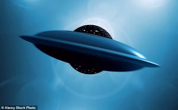 Họ sẽ có hình dáng bề ngoài vô cùng khác biệt so với chúng ta. Ông cũng tin rằng sự sống ngoài hành tinh có thể vượt trội con người chúng ta về kỹ thuật, thậm chí đã nắm trong tay công nghệ du hành liên sao (du hành giữa các vì sao).