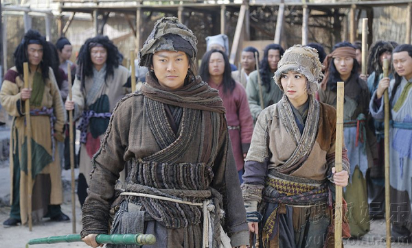 Đả Cẩu Bổng Pháp là tuyệt chiêu trấn phái nổi danh của Cái Bang. Đây là bộ bổng pháp sử dụng côn, gậy, được Bang chủ đời trước đích thân truyền lại cho người kế nhiệm.