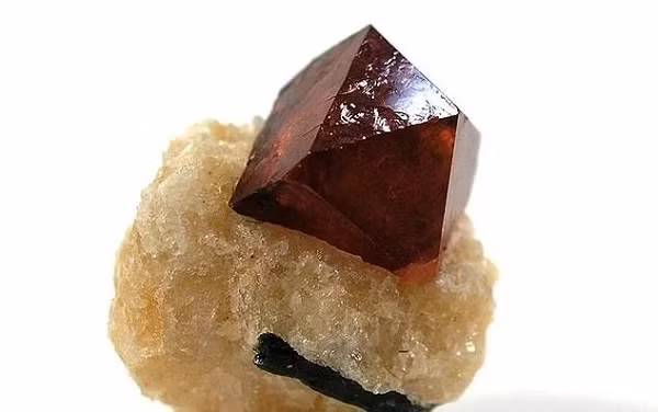 Mới đây, 33 tinh thể zircon quý giá đã được khai quật ở Vành đai Barberton Greenstone ở Nam Phi.