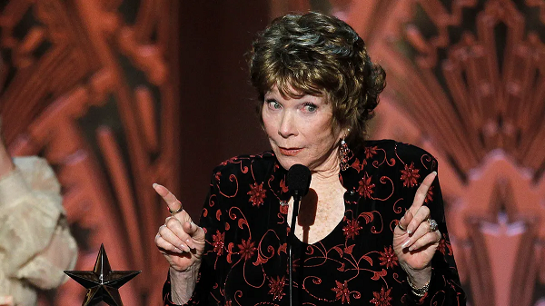 Một bản đồ giả thuyết (được cho là bắt nguồn từ Ernst Haeckel, năm 1876) cũng mô tả Lemuria là cái nôi của loài người, và chỉ sự di chuyển của các nhóm người khác nhau ra khỏi lục địa đã biến mất .