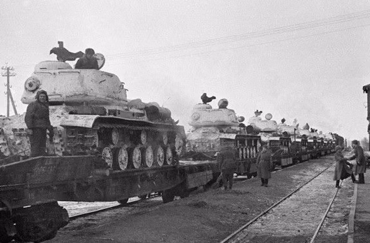 Mặc dù vậy, chỉ có vài tài liệu ít ỏi có nói tới việc chuyển giao này, hoàn toàn không có bất kì hình ảnh nào chứng minh rằng xe tăng hạng nặng IS-2 trong trang bị QĐND Việt Nam. Hơn nữa, thông tin bàn giao vào sau năm 1954 có vẻ rất vô lý. Vì thực tế, từ năm 1959 thì QĐND Việt Nam mới bắt đầu xây dựng lực lượng tăng - thiết giáp. Tới tận tháng 7/1960 thì mới tiếp nhận những chiếc xe tăng đầu tiên mà chủ yếu là loại T-34-85. Cho nên, câu hỏi về việc có hay không xe tăng IS-2 ở Việt Nam chưa thể trả lời?