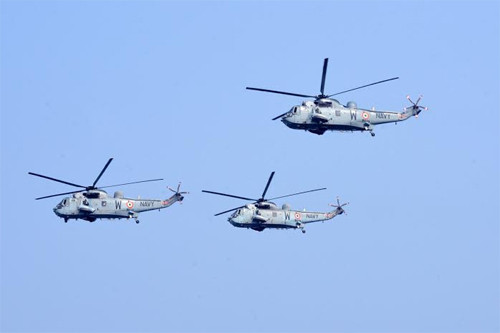 Trực thăng Không quân Ấn Độ tại lễ duyệt binh.