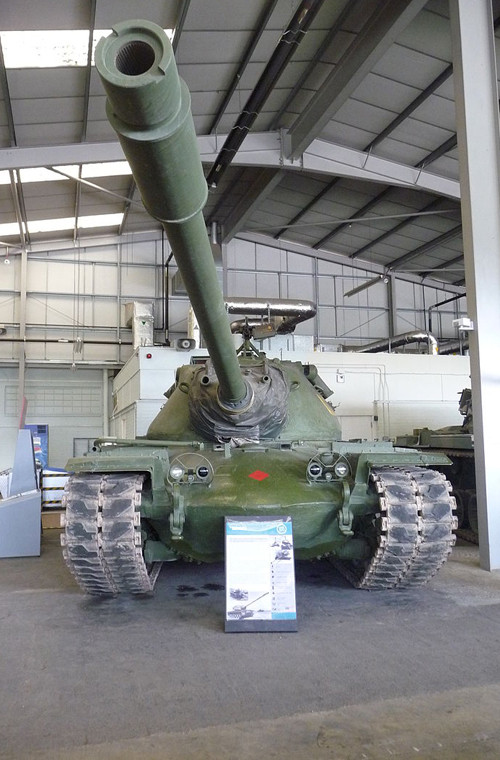 Về mặt hỏa lực, M103 sở hữu khẩu pháo chống tăng cự mạnh 120mm M58 với giá pháo M89. Nó được đánh giá là đủ sức hạ gục các xe tăng hạng nặng IS của Liên Xô.