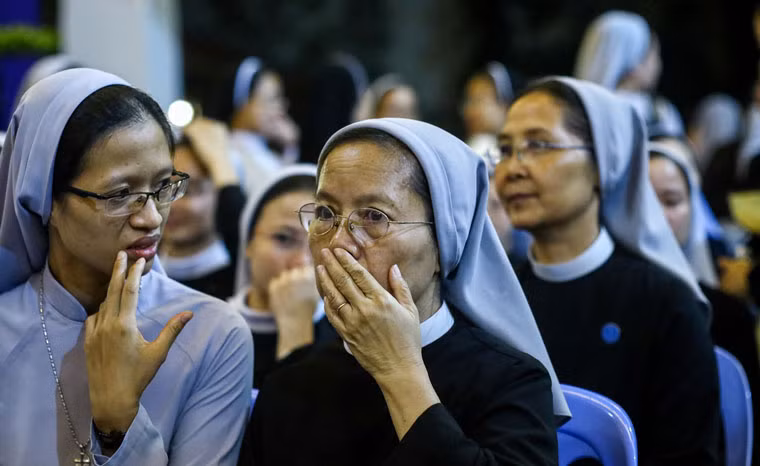 Những ngày cuối đời, sức khỏe gần như cạn kiệt nhưng Đức Tổng giám mục Tổng giáo phận TP HCM Phaolô Bùi Văn Đọc vẫn không quên dặn dò Linh mục Xuân tập trung trùng tu nhà thờ Đức Bà, cũng như việc xây nhà xứ.