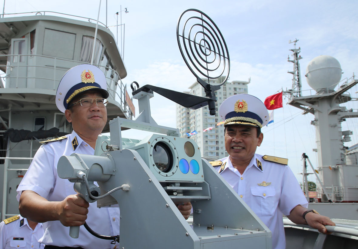 Phó Đô đốc Phạm Hoài Nam, Ủy viên Trung ương Đảng, Tư lệnh Hải quân kiểm tra tại điểm thi Vùng 2 Hải quân (Bà Rịa-Vũng Tàu).