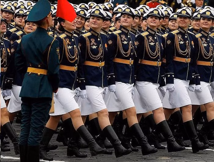 Trang phục của những nữ quân nhân Nga được đánh giá là một trong số những quốc gia đẹp nhất thế giới.
