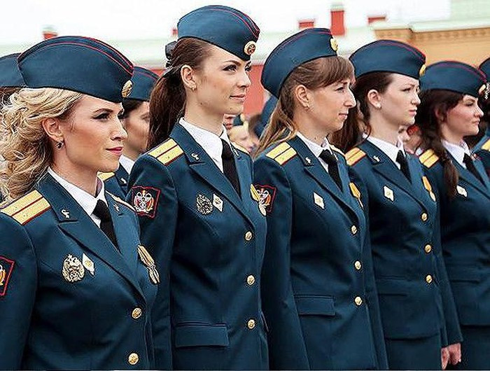 Hình ảnh đẹp mê hồn của các nữ binh sĩ trong đội quân nghi lễ của xứ Bạch Dương khiến bao người say đắm.