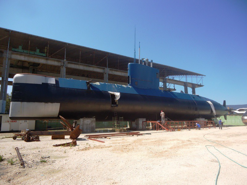 Những nâng cấp đáng giá nhất chính là phần thân tàu được thiết kế mới nhằm tối ưu hóa cho việc hoạt động dưới nước và được cập nhật hệ thống sonar mới nhất của Liên Xô.