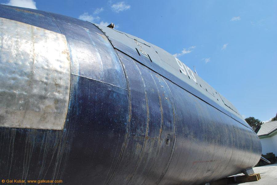 Trong năm 2009 Việt Nam đã chính thức ký hợp đồng mua 6 chiếc tàu ngầm Kilo 636 của Nga. Việc lỡ hẹn với những lớp tàu ngầm cỡ nhỏ và lạc hậu trên cũng có mặt tích cực đó là giúp chúng ta có được một hạm đội tàu ngầm mới và hiện đại.